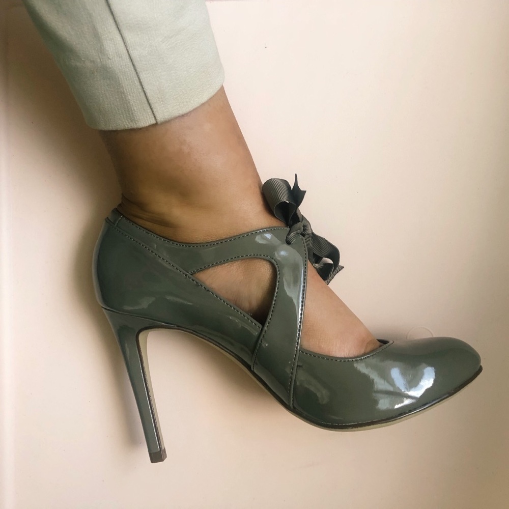 PRICE DROP! Taupe Pumps with Bows